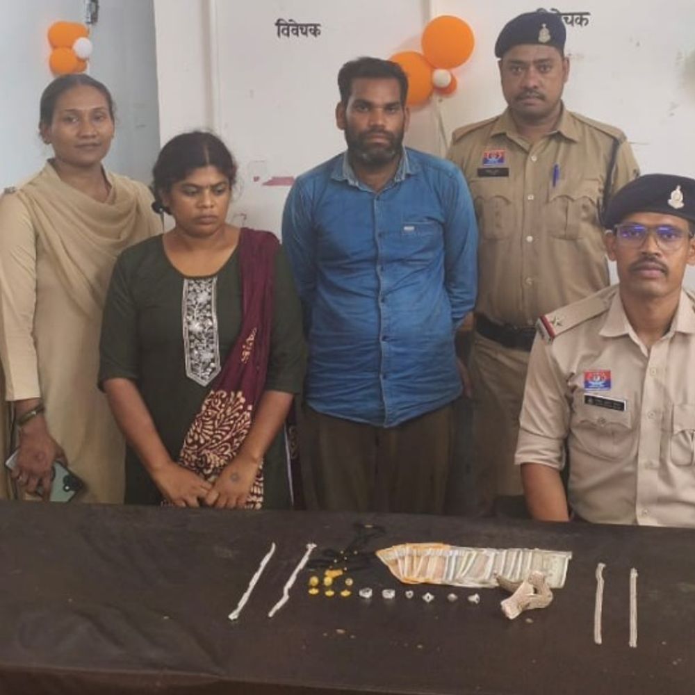 बिलासपुर में दो मकानों से 2.35 लाख की चोरी:2.35 लाख का माल पार, एक मामले में दंपती गिरफ्तार, सोने-चांदी के जेवर बरामद