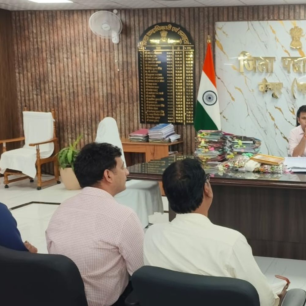 कैमूर को जल-जमाव से मिलेगी राहत:DM ने सड़क, नाले और पार्क निर्माण के दिए निर्देश