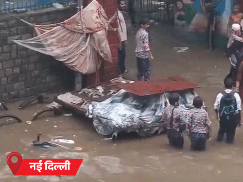 MP के 12 जिलों में भारी बारिश का अलर्ट:यूपी के उन्नाव में सड़क पर नावें चलीं, बिहार के 10 गांव बाढ़ की चपेट में