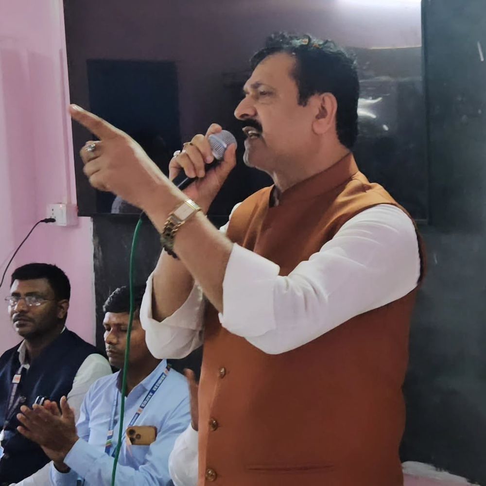 नवादा में सहायक प्रबंधक अरविंद कुमार निलंबित:खाद्यान्न गोदामों की गड़बड़ी पर कार्रवाई, 5 अन्य अधिकारियों-कर्मचारियों पर भी कार्रवाई के निर्देश