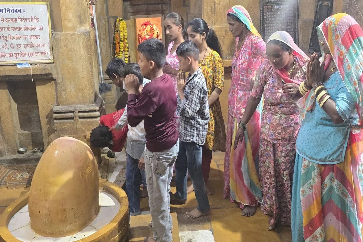 jaisalmer: सावन के अंतिम सोमवार पर जैसलमेर के शिवालयों में उमड़ी आस्था