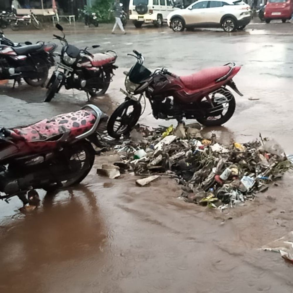 आगर-मालवा में तेज बारिश, कुंडालिया बांध का जलस्तर बढ़ा:निचले इलाकों में जलभराव; किसानों को राहत, बोले-सोयाबिन की फसल को फायदा