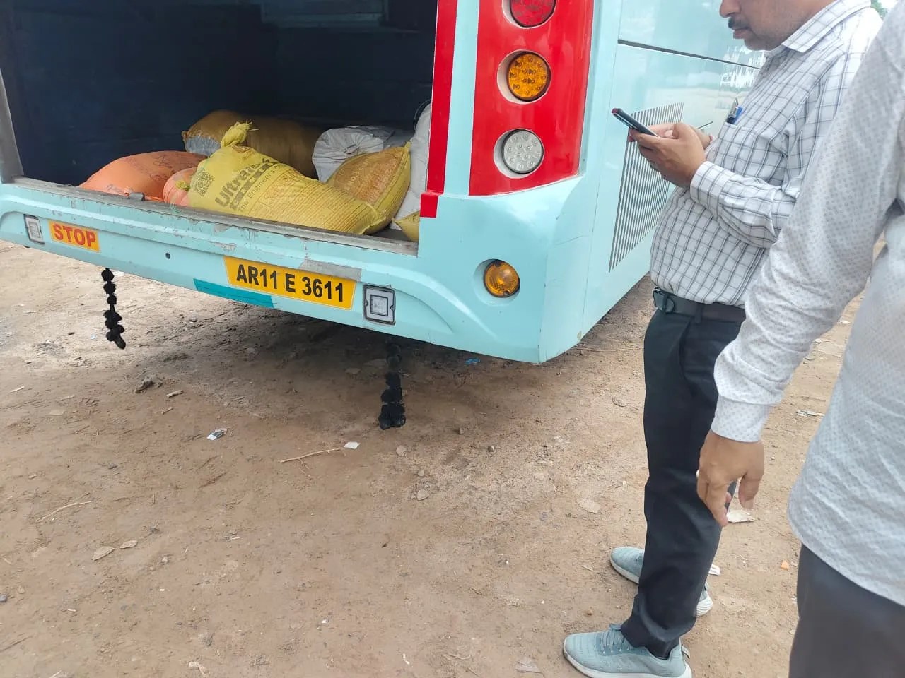 राजस्थान के जोधपुर, पाली से दो बसों में लाया गया 406 किलो लो फैट पनीर जब्त