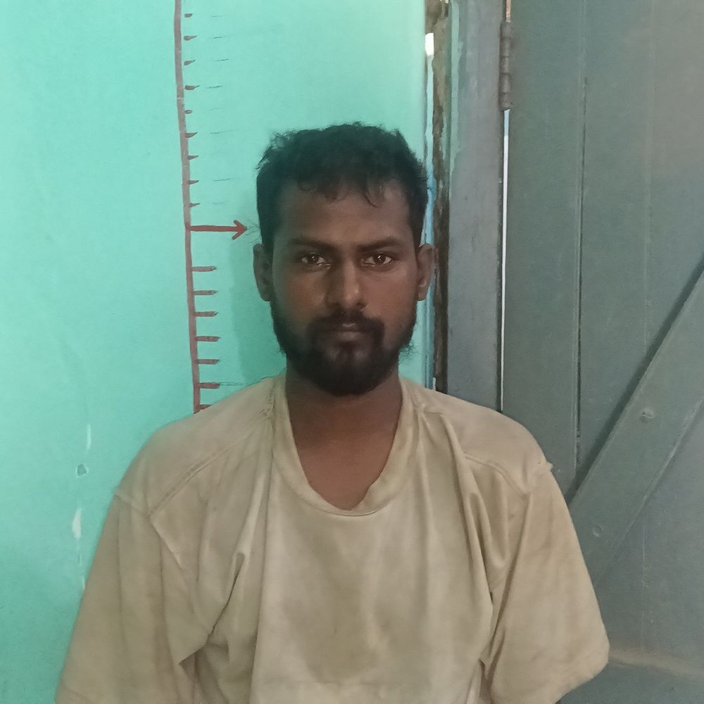 मधुबनी में मोटरसाइकिल चोरी करते युवक गिरफ्तार:भाग रहे आरोपी के स्थानीय लोगों ने पकड़ा, जांच में जुटी पुलिस