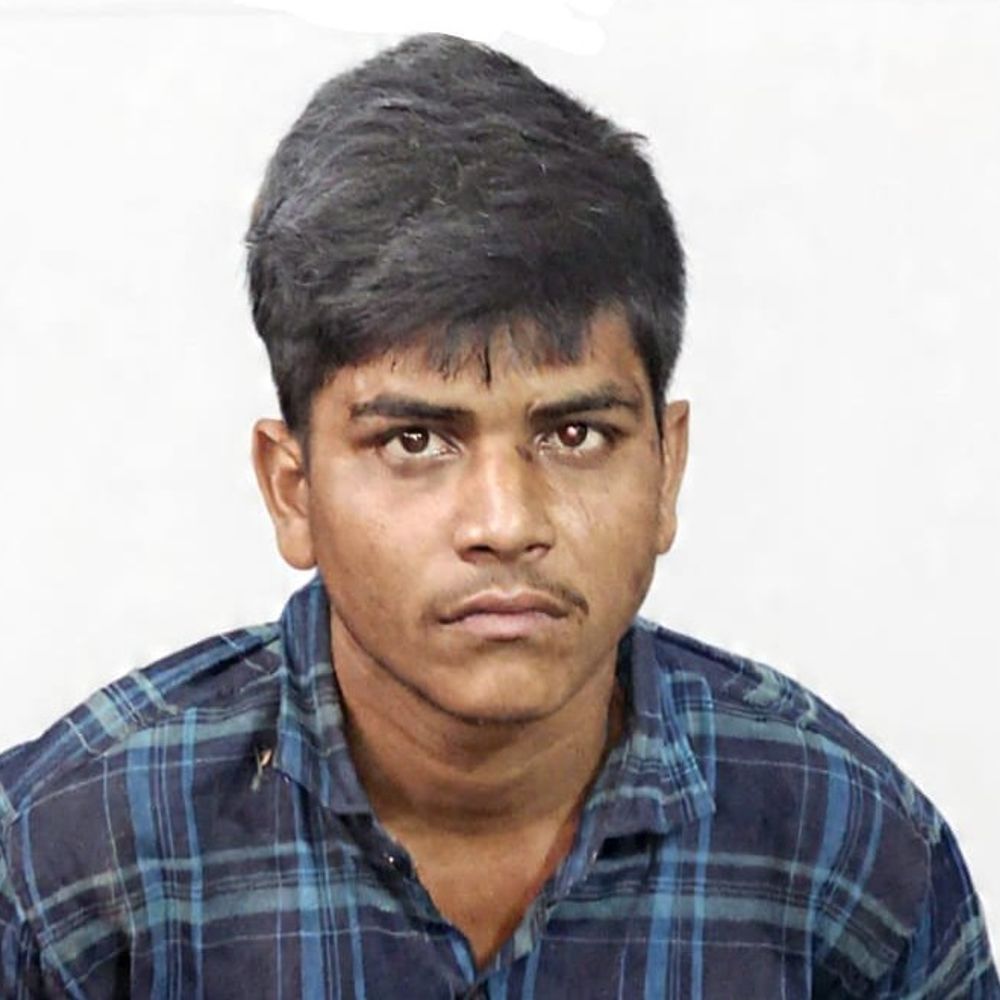 पीलीभीत में बेटे ने की मां की हत्या:गला दबाकर मारा, पिता को फंसाने के लिए छत से खेत में फेंका शव