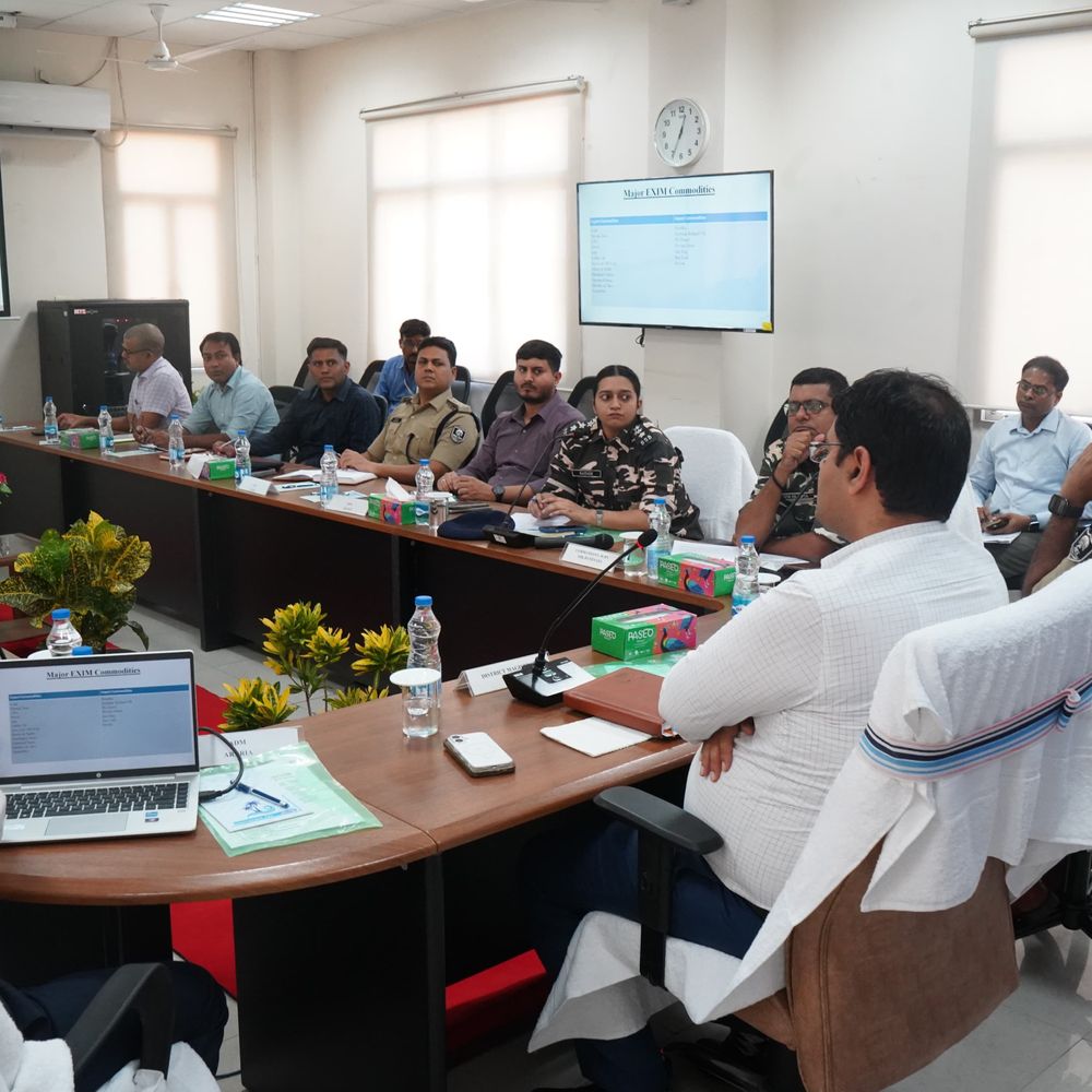 जोगबनी आईसीपी में सीमा सुरक्षा और व्यवस्थाओं की समीक्षा:फुल बॉडी ट्रक स्कैनर लगाने की तैयारी तेज, आईसीपी की सुरक्षा में सीआईएसएफ तैनाती पर भी चर्चा