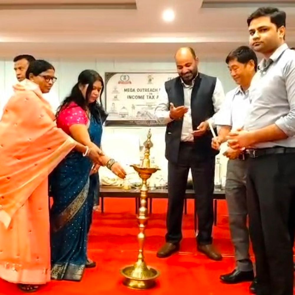 आयकर विभाग की ओर से आउटरीच कार्यक्रम का आयोजन:कारोबारियों को नए नियम और टैक्स प्रक्रिया की जानकारी दी गई; एआई चैटबॉट से मिलेगी सहायात