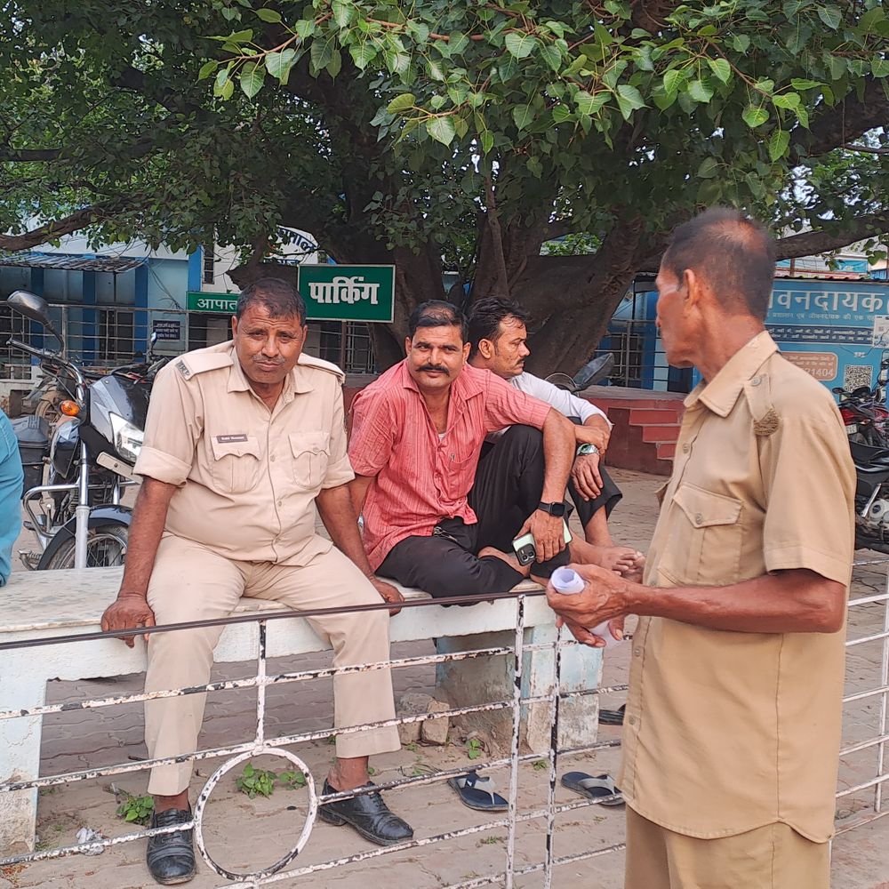 गोपालगंज में पश्चिम बंगाल के मजदूर की मौत:अनियंत्रित ट्रक ने सेनारी मठिया के पास कुचला, गैस प्लांट में करता था काम