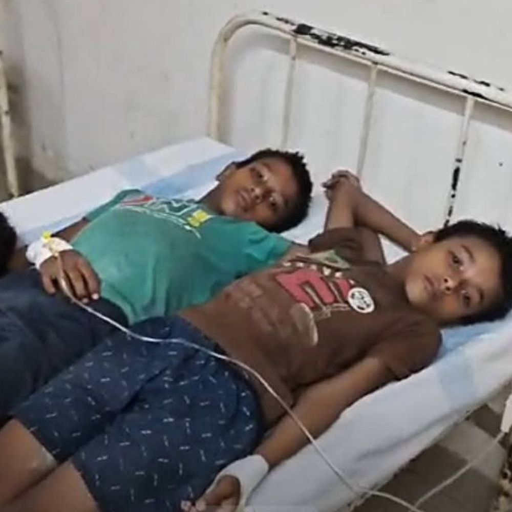 बिथान के पड़री गांव में प्रसाद खाने से लोग बीमार:30 से अधिक सामुदायिक स्वास्थ्य केंद्र में भर्ती, 100 प्रभावित