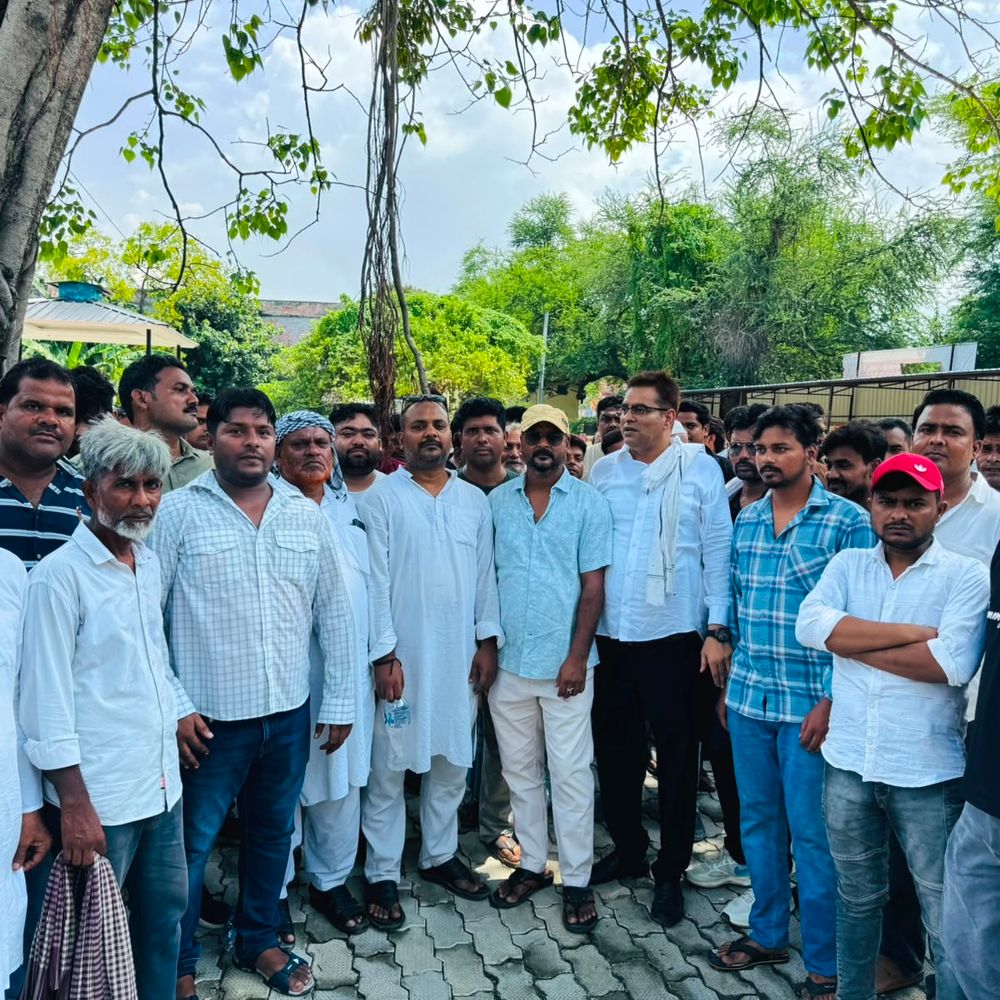 बेतिया में पार्षद पुत्र ने एसपी को दिया आवेदन:काली धाम भूखंड विवाद में सीसीटीवी जांच की मांग,कहा-‘दोषियों पर कार्रवाई हो’