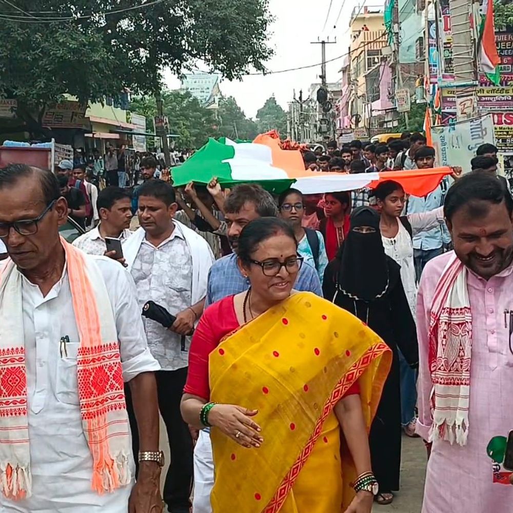 जहानाबाद में निकाली गई 1.5 किलोमीटर लंबी तिरंगा यात्रा:देश की एकता बनाए रखने का लिया संकल्प, कई समाजसेवी हुए शामिल