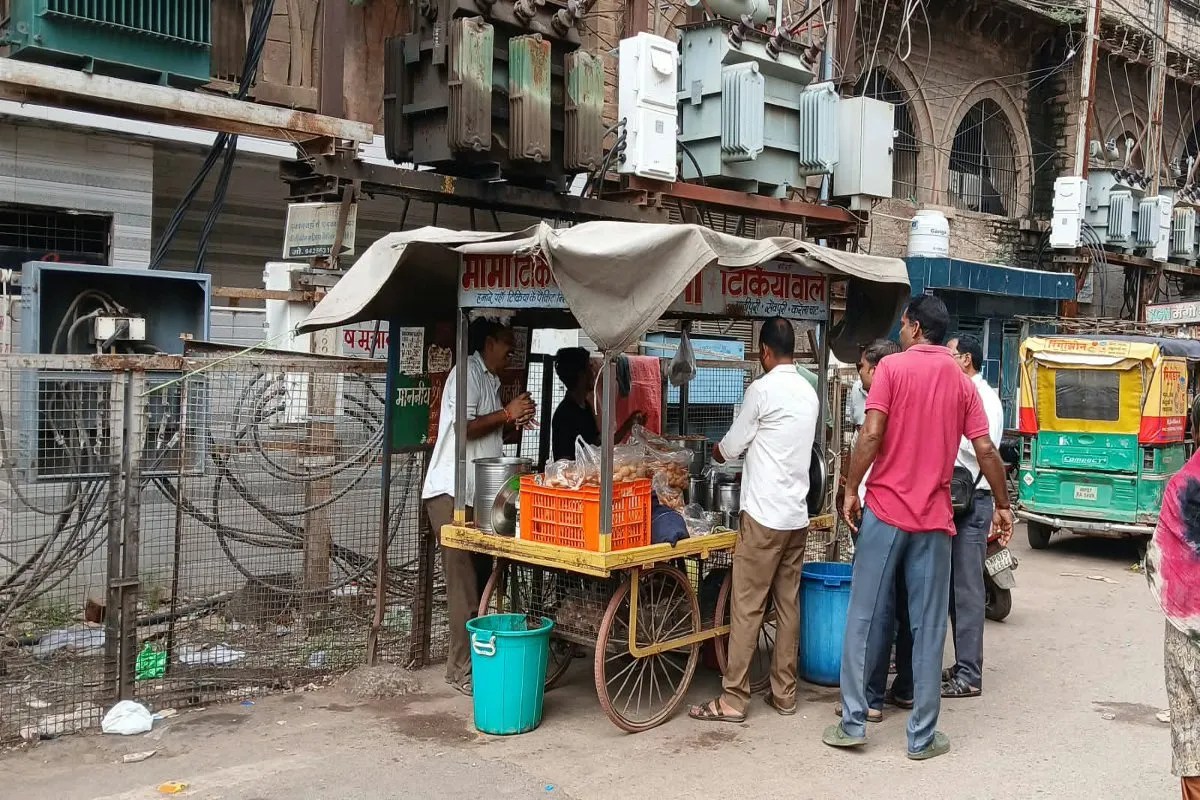 चटपटा जायका, आखिर कितनी सेफ है पानी पूरी?, पानी में खटास बढ़ाने के लिए इमली की जगह मिला रहे एसिड