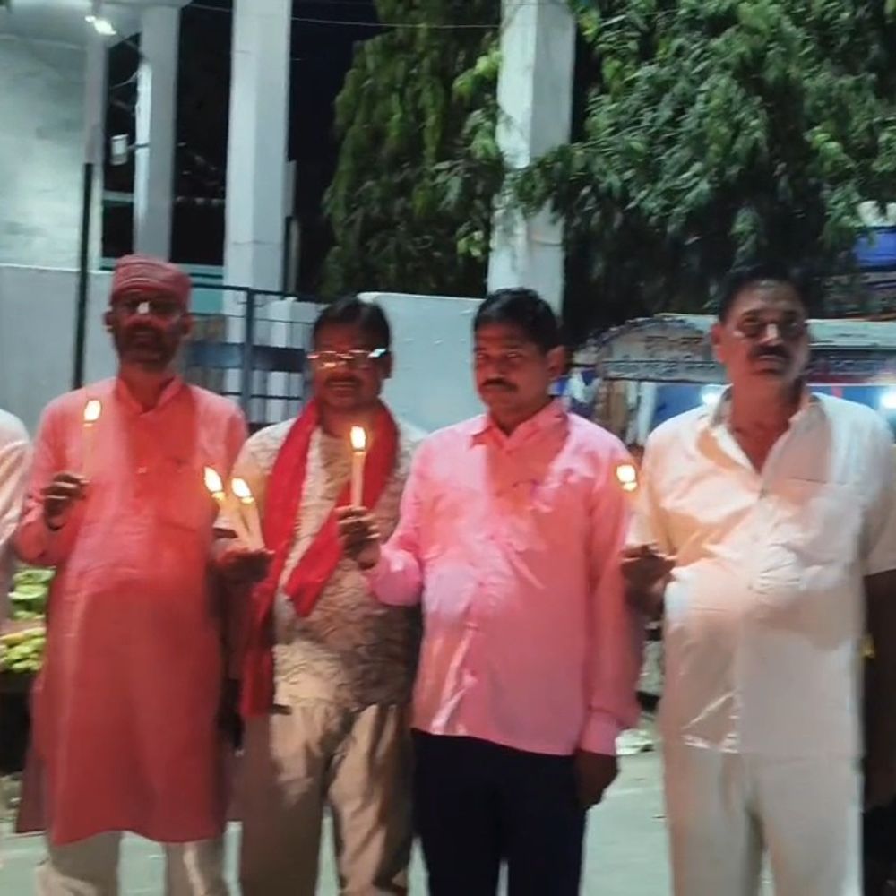 जमुई में BJP का कैंडल मार्च:कांग्रेस पर ‘वंदे मातरम्’ के अपमान का आरोप, नेताओं के खिलाफ नारेबाजी, सार्वजनिक माफी की मांग
