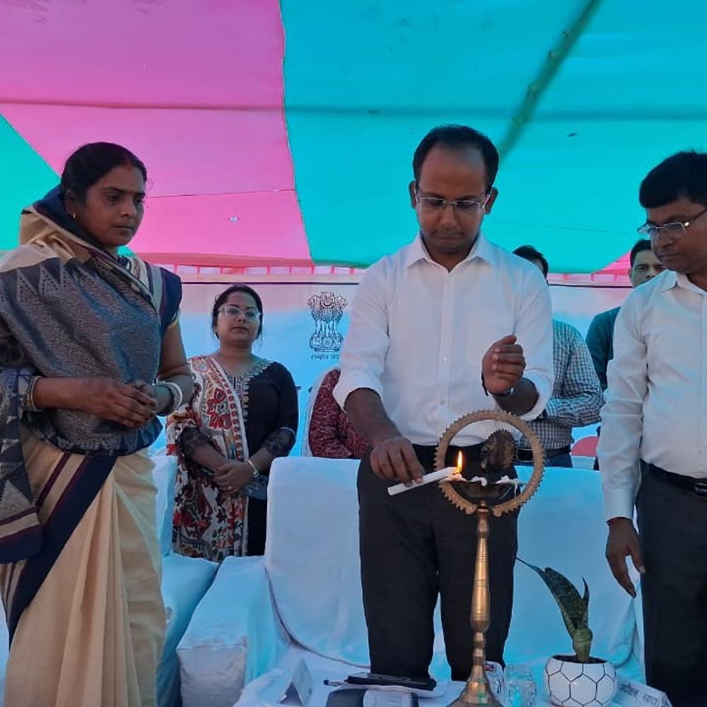 खराँट पंचायत में सहयोग शिविर आयोजित:लाभुकों को राशन कार्ड, पेंशन के स्वीकृति पत्र और प्रमाण-पत्र बांटा गया