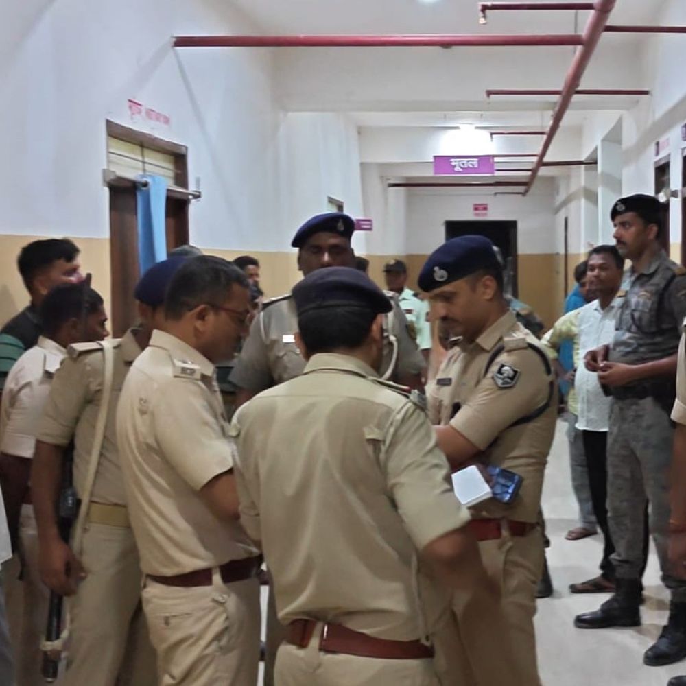 लूट का विरोध करने पर महिला की चाकू मारकर हत्या:खगड़िया में बेटे की तलाश में मेला जा रहे थे दंपती, 3 नकाबपोशों ने किया हमला