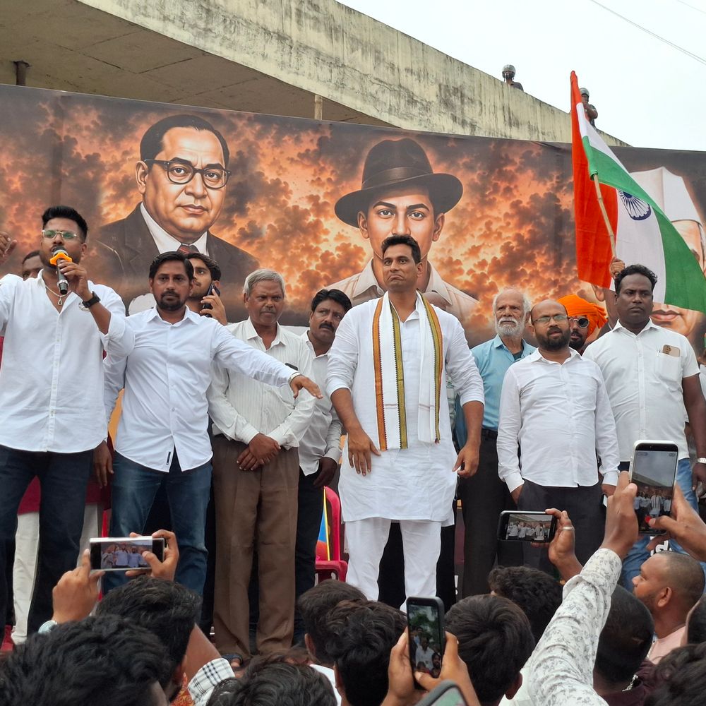 भिलाई टाउनशिप आवास नीति पर आक्रोश, 500 लोग सड़क पर:रिटेंशन पॉलिसी बदलाव, नोटिस के खिलाफ प्रदर्शन; पुलिस से झड़प