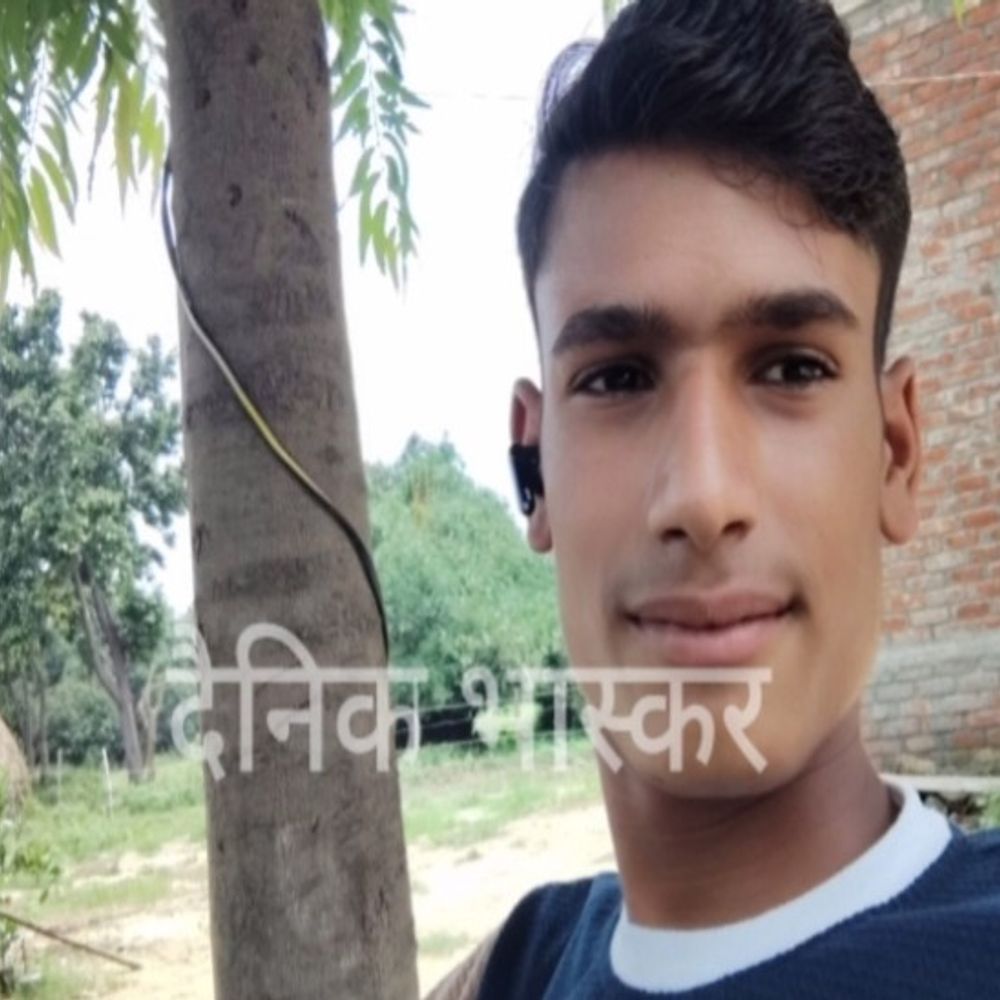 छात्र द्वारा आत्महत्या मामला, दोस्त की मौत से था परेशान:शाहजहांपुर में जांच में खुलासा, दो महीने पहले दोस्त ने भी दी थी जान