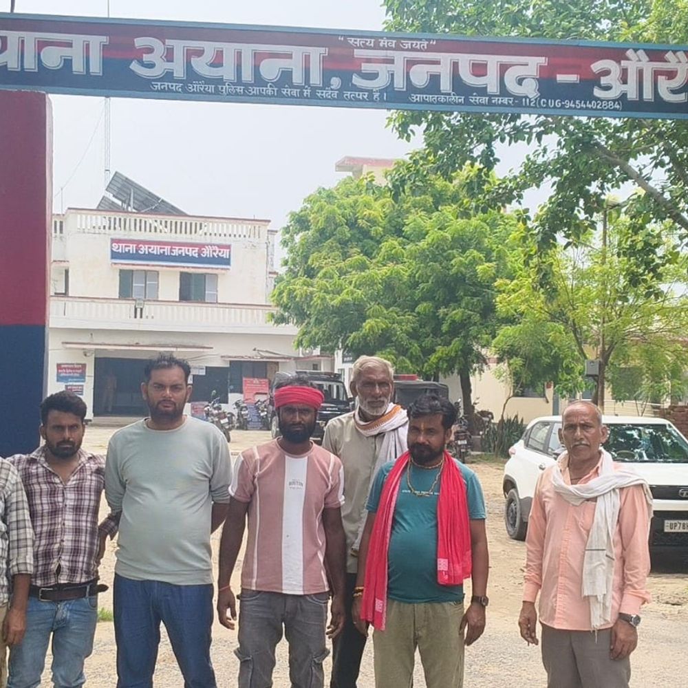 असेवा में बिना अनुमति जुलूस, हवाई फायरिंग का आरोप:फूलन देवी जयंती पर डीजे पर बजे आपत्तिजनक गाने, ग्रामीणों ने की कार्रवाई की मांग