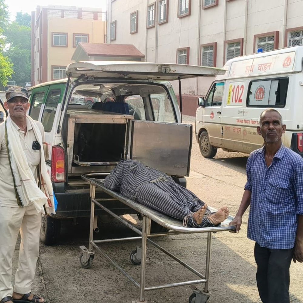 बांका में महिला की कुल्हाड़ी से हत्या:मकई के खेत में मिला आधा जला शव, लंबे समय से था जमीन विवाद