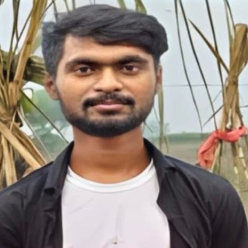 धान के खेत में मिला 19 वर्षीय युवक का शव:बक्सर में शनिवार शाम से था लापता, परिजनों ने हत्या की आशंका जताई