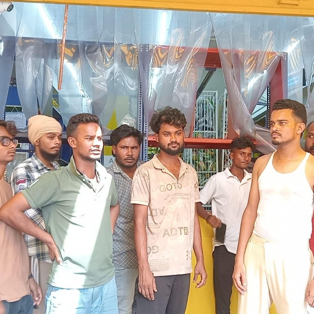 ब्लिंकिट डिलीवरी पार्टनर का किशनगंज में प्रोटेस्ट:8-10 दिन के ऑफलाइन काम का भुगतान नहीं मिलने का आरोप