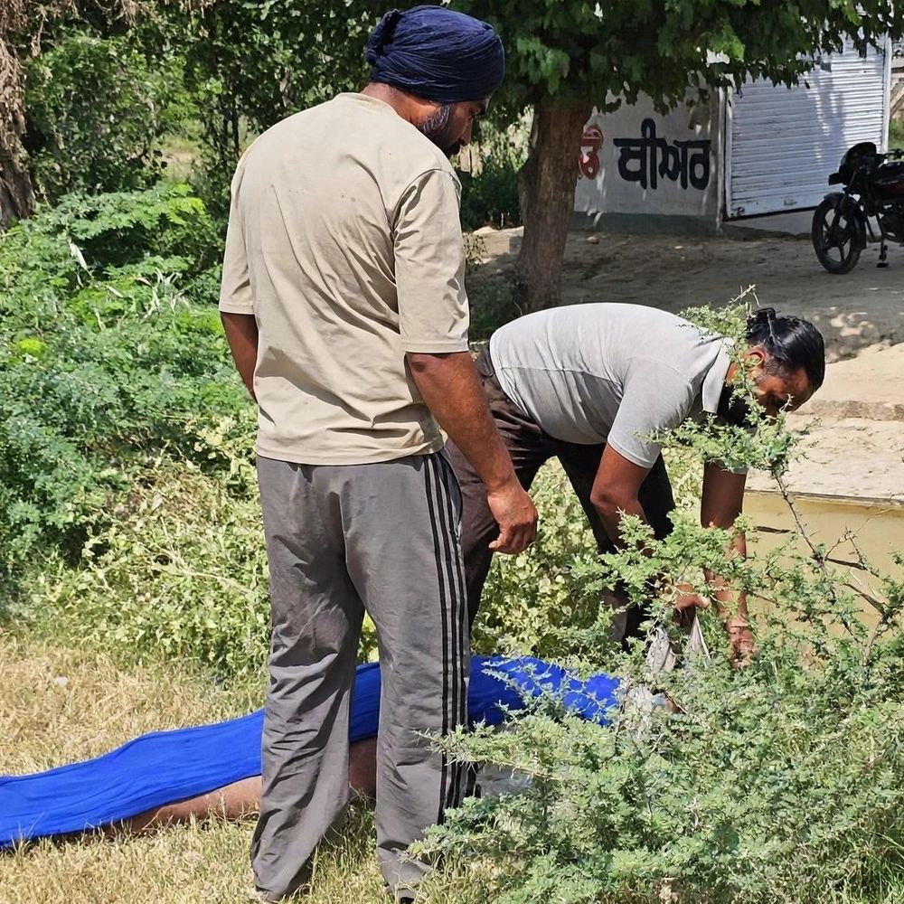 फाजिल्का में नहर से व्यक्ति का शव मिला:हाथ पर बंधी थी राखी; पुलिस ने मोर्चरी में रखवाया; पहचान का प्रयास जारी