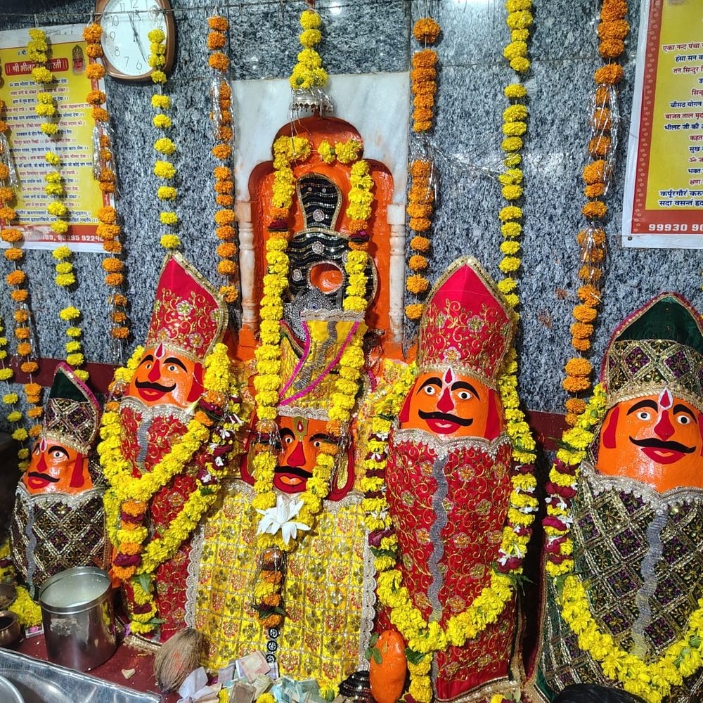 बड़वानी: नागपंचमी पर बाबा भिलट देव मंदिर में उमड़ा सैलाब:हजारों श्रद्धालुओं ने किए दर्शन, 100 साल पुराना है मंदिर