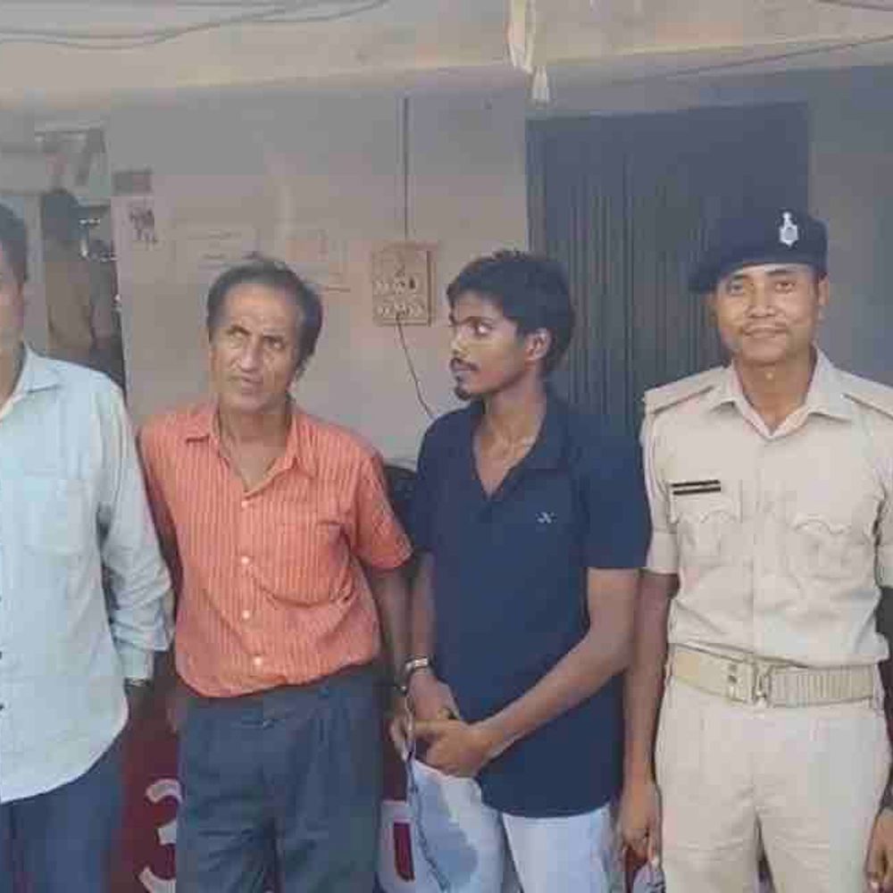कटिहार में अपहरण मामले का खुलासा:तीन आरोपी गिरफ्तार, जिंदा कारतूस और मोबाइल बरामद