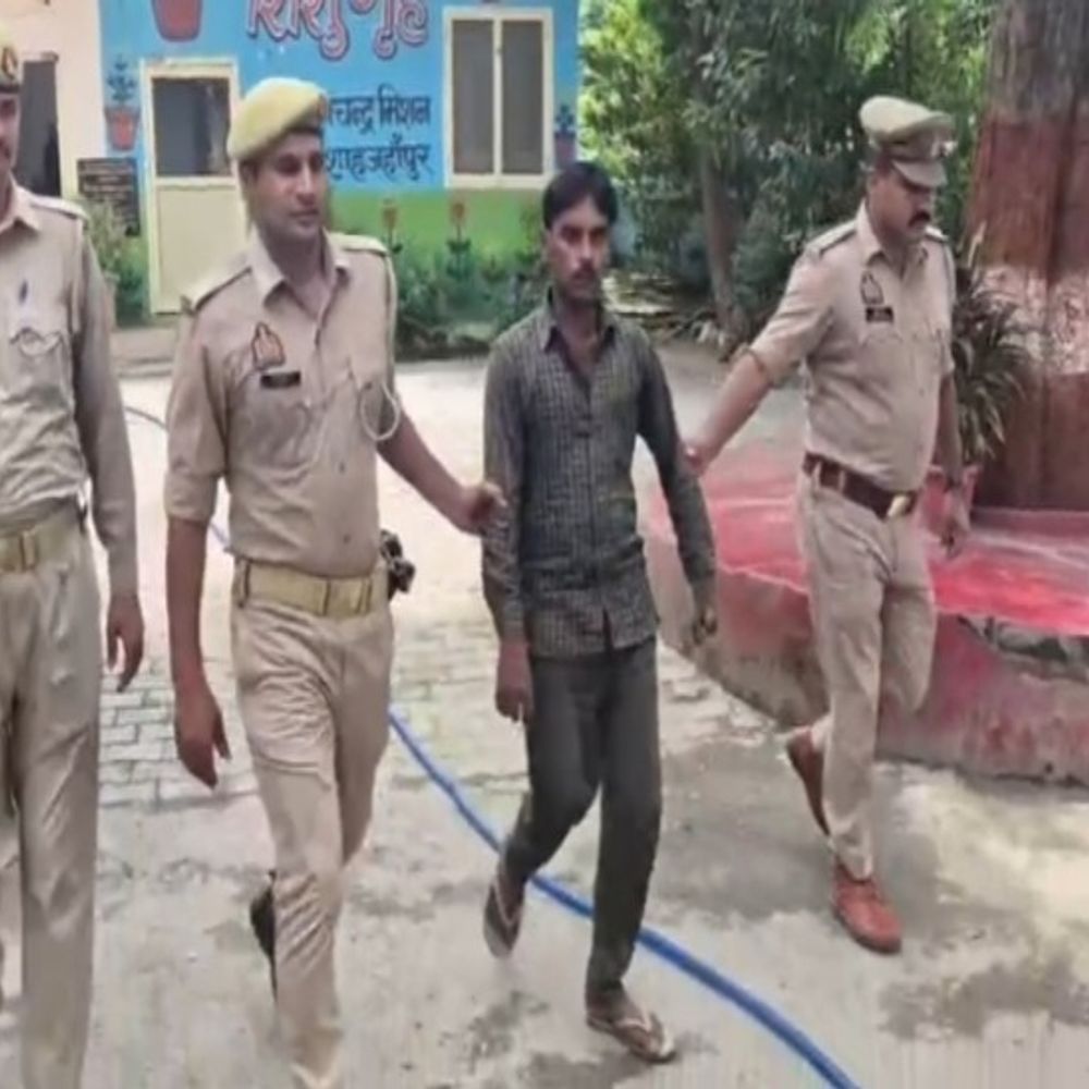 शाहजहांपुर में 8 साल की बच्ची से छेड़छाड़ का आरोप:आरोपी गिरफ्तार, 20 रुपए देकर धमकी दी; परिवार को जान से मार देंगे