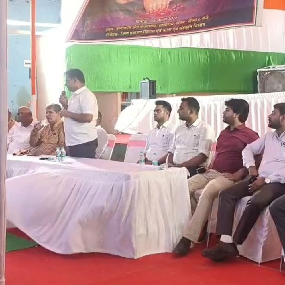 सासाराम में विभाजन विभीषिका स्मृति दिवस पर कैंडल मार्च:मौन संगोष्ठी में बंटवारे के दर्द को किया याद, शांति और एकता का दिया संदेश