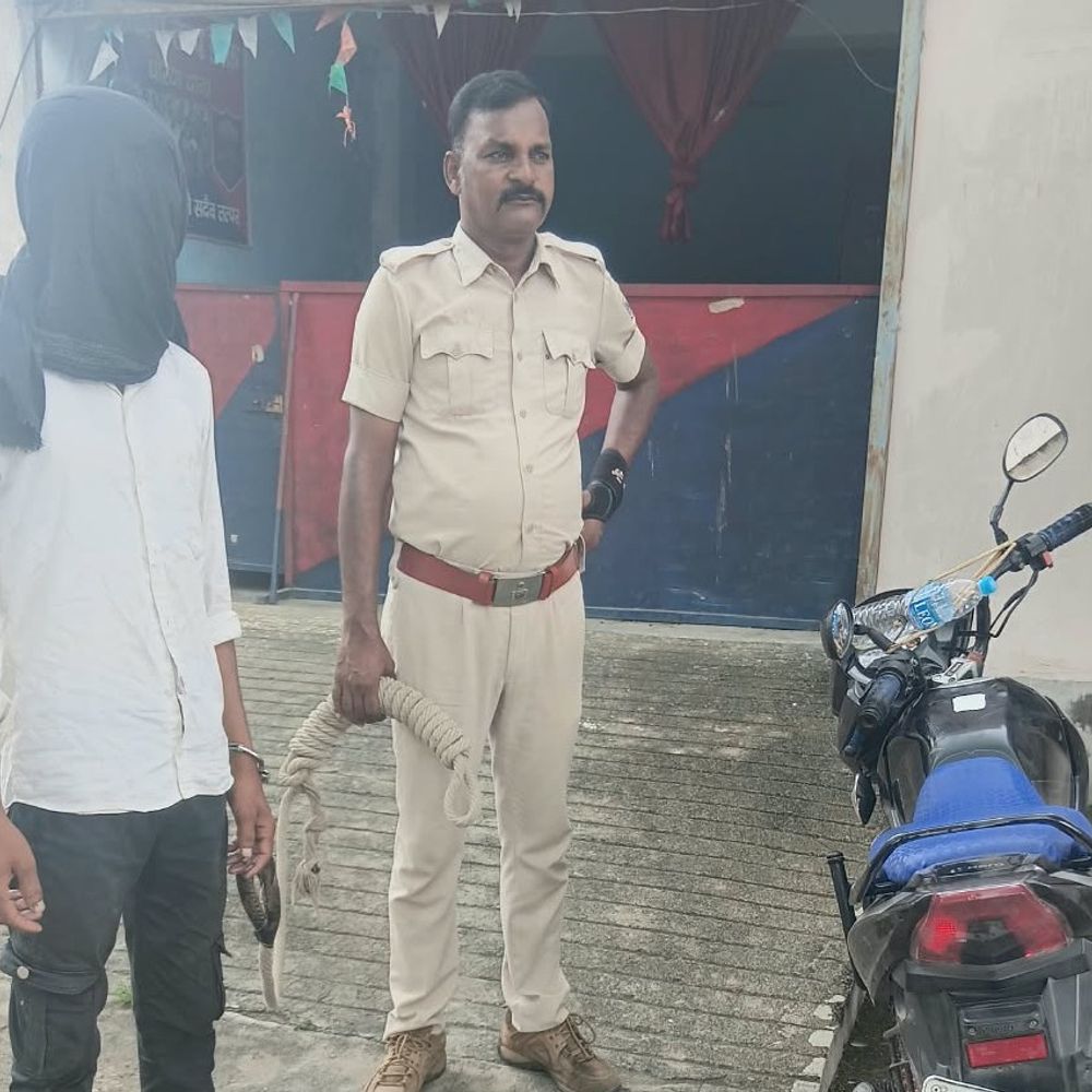जगतपुर में लूटी गई बाइक के साथ आरोपी गिरफ्तार:हथियार के बल पर हुई थी लूट, कोर्ट के आदेश पर भेजा जेल