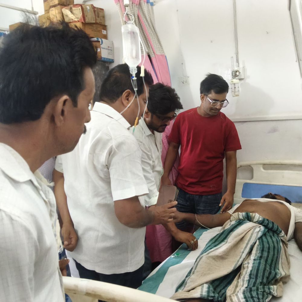 बांका के बलियास में टाइल्स मिस्त्री को लगा करंट:मस्जिद में काम करते समय हुआ हादसा, अस्पताल में भर्ती
