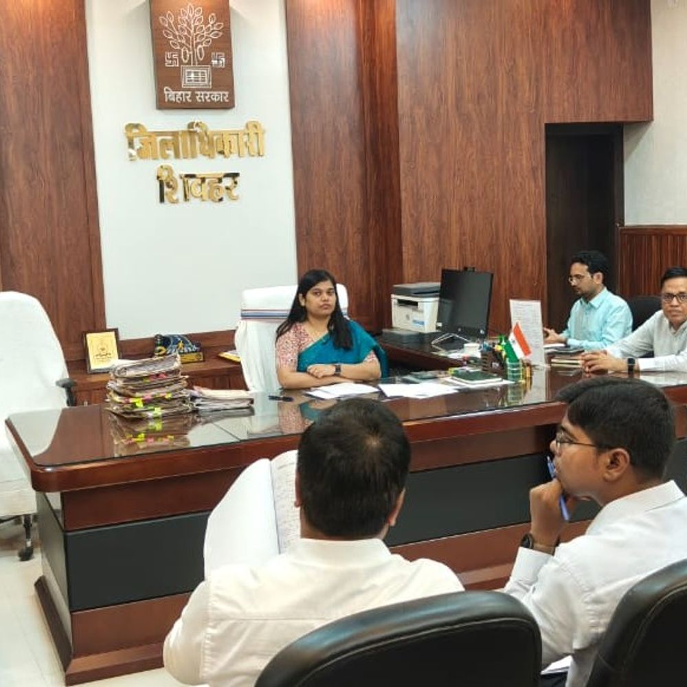 DM बोलीं-‘बकायेदारों को नियमित नोटिस जारी किए जाएं’:शिवहर में लंबित मामलों के निपटाने के निर्देश,नीलाम पत्र केस का डेटाबेस तैयार करें