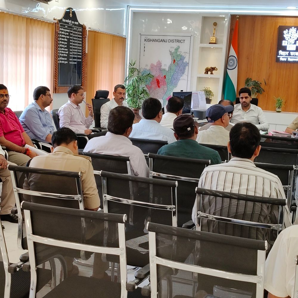 किशनगंज में अवैध खनन पर बड़ा एक्शन:अगस्त में 90 छापेमारी, 5 गिरफ्तार, 37 वाहन जब्त, 1.40 करोड़ का जुर्माना