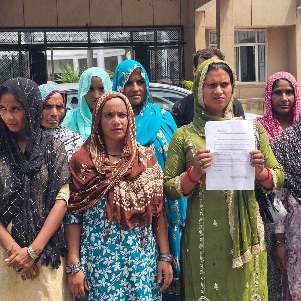 बागपत की नई बस्ती में बिजली नहीं:100 परिवारों को 10 साल से नहीं मिल रही आपूर्ति, DM से शिकायत
