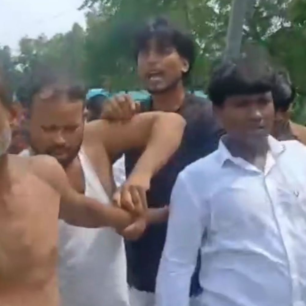 सीवान में युवक को अर्धनग्न कर सड़क पर घुमाया:मारपीट की, एक गिरफ्तार, आंबेडकर-दलित समाज पर आपत्तिजनक टिप्पणी का आरोप