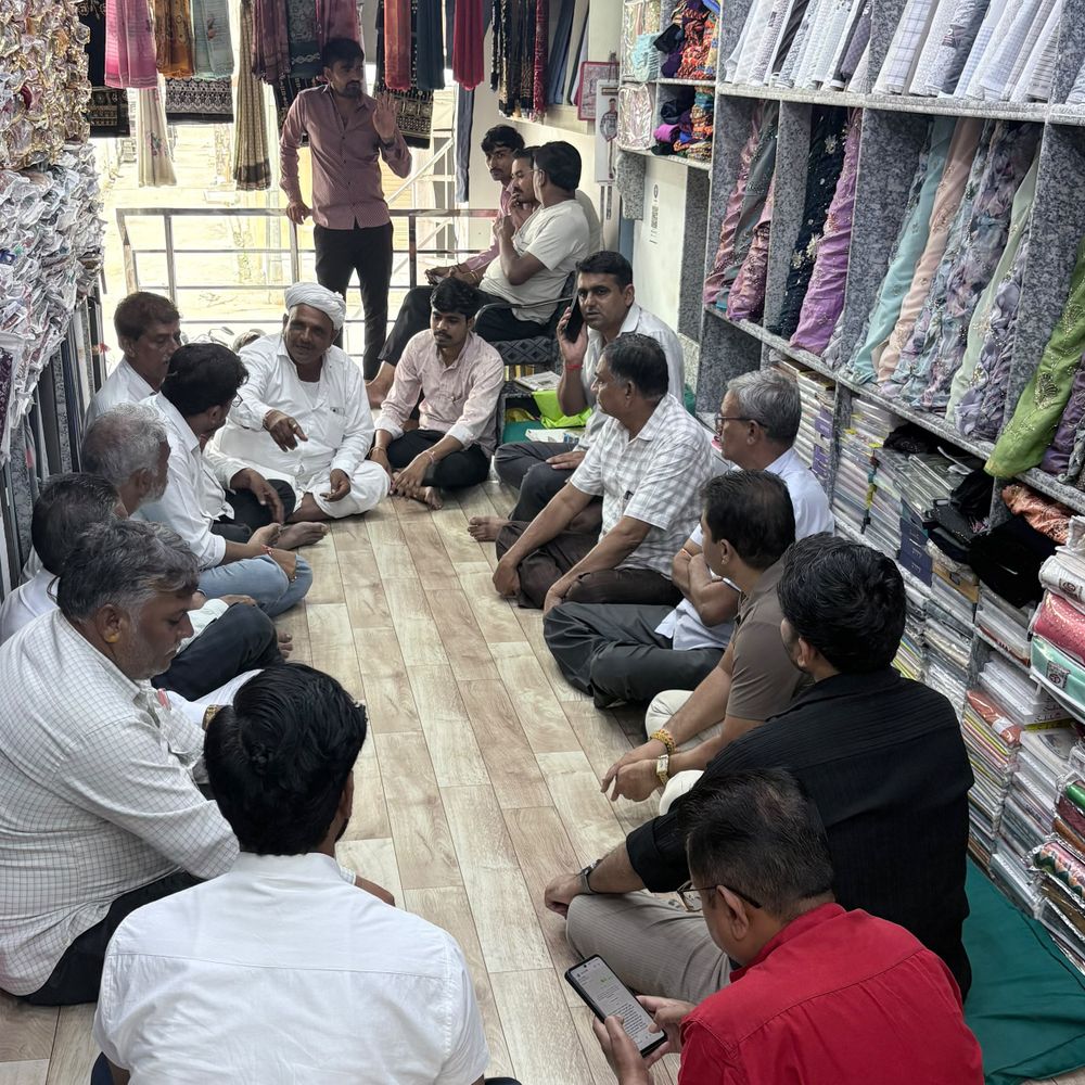 मंडार में हेड कॉन्स्टेबल के दुर्व्यवहार पर बाजार बंद:प्रशासन ने जांच के लिए समय मांगा, उचित कार्रवाई का दिया आश्वासन