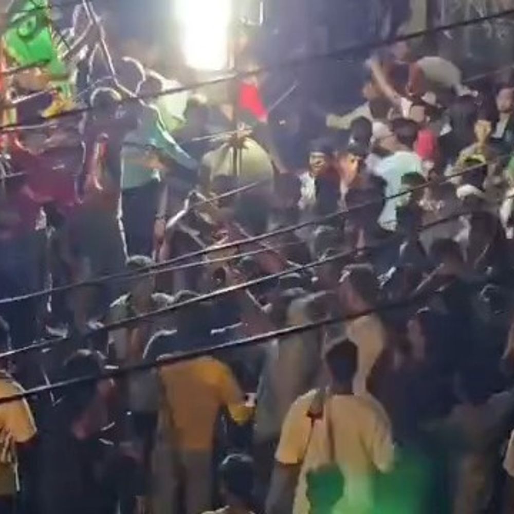 मुंगेर में चेहल्लुम जुलूस के बाद मारपीट, वीडियो वायरल:प्राइज डिस्ट्रीब्यूशन समारोह में हुआ विवाद, दोनों पक्षों ने लाठी-डंडे चलाए