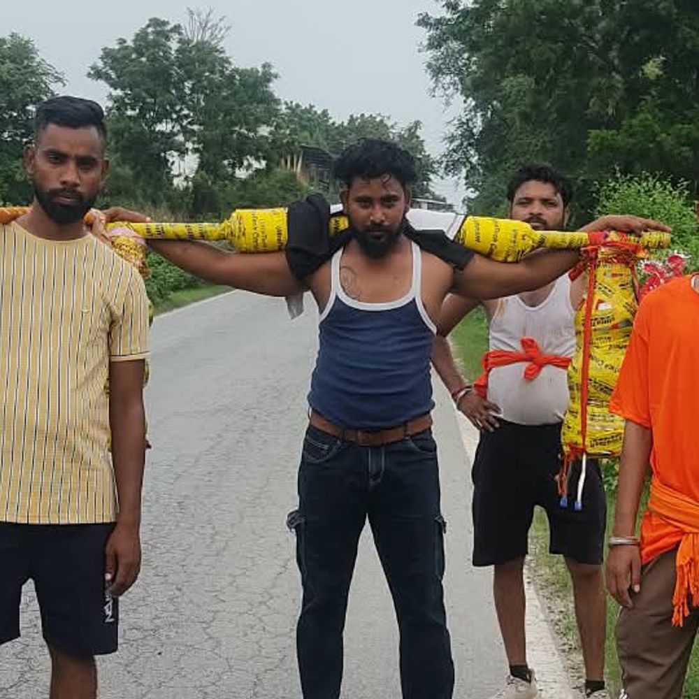 बेणेश्वर से जल लेकर डूंगरपुर पहुंचे 45 कांवड़िए:कल शोभायात्रा के बाद धनेश्वर महादेव का होगा जलाभिषेक