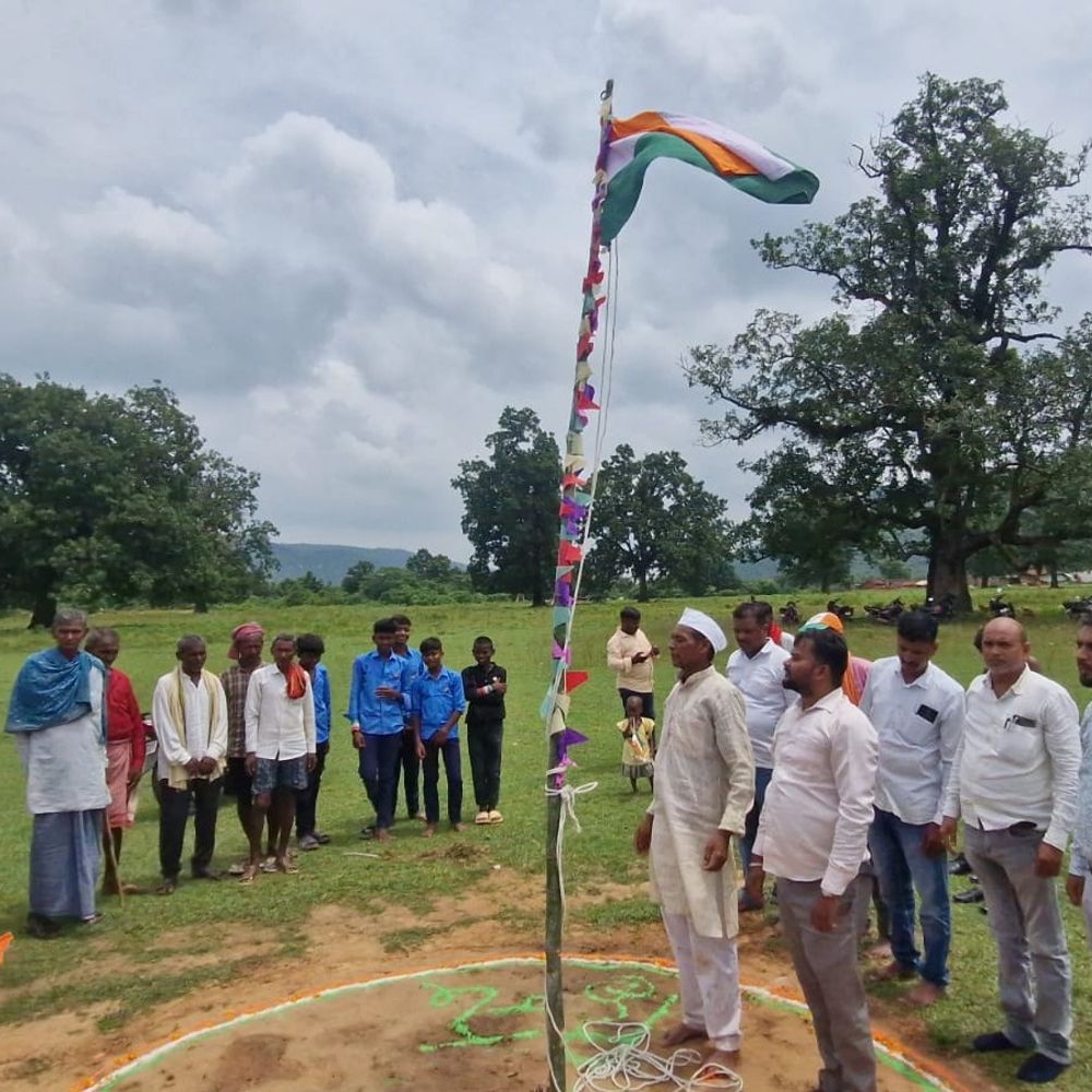 गुरमाहा में 25 साल बाद फहराया गया तिरंगा:जमुई के नक्सल प्रभावित गांव ने प्रशासन संग मनाया स्वतंत्रता दिवस