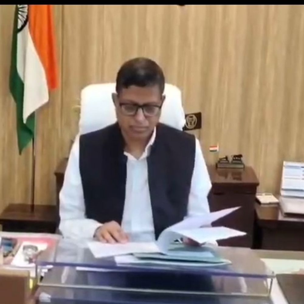 IGRS में लापरवाही पर डीएम का बड़ा एक्शन:कानपुर देहात में शिकायतों के निस्तारण में लापरवाही, 60 अधिकारियों का वेतन रोका