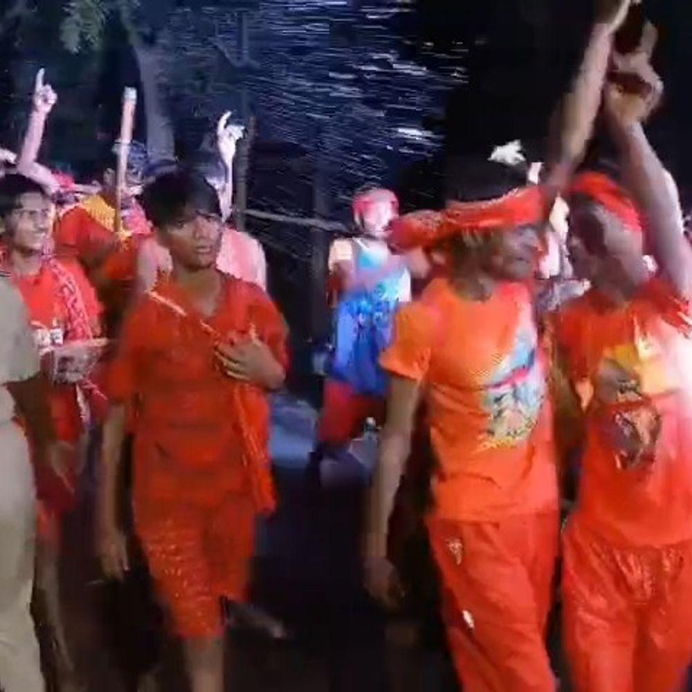 50 हजार से ज्यादा श्रद्धालु जल लेकर निकले:सबसे अधिक भीड़ सिमरिया घाट पर जुटी, फिर कांवरियां बाबा हरिगिरिधाम गढ़पुरा हुए रवाना