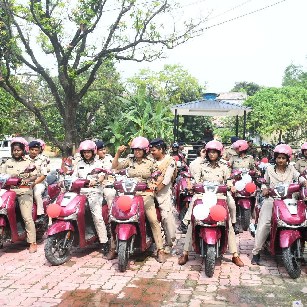 बेतिया में अभया ब्रिगेड की पेट्रोलिंग शुरू:महिला और बच्चियों की सुरक्षा को लेकर जिला पुलिस अलर्ट