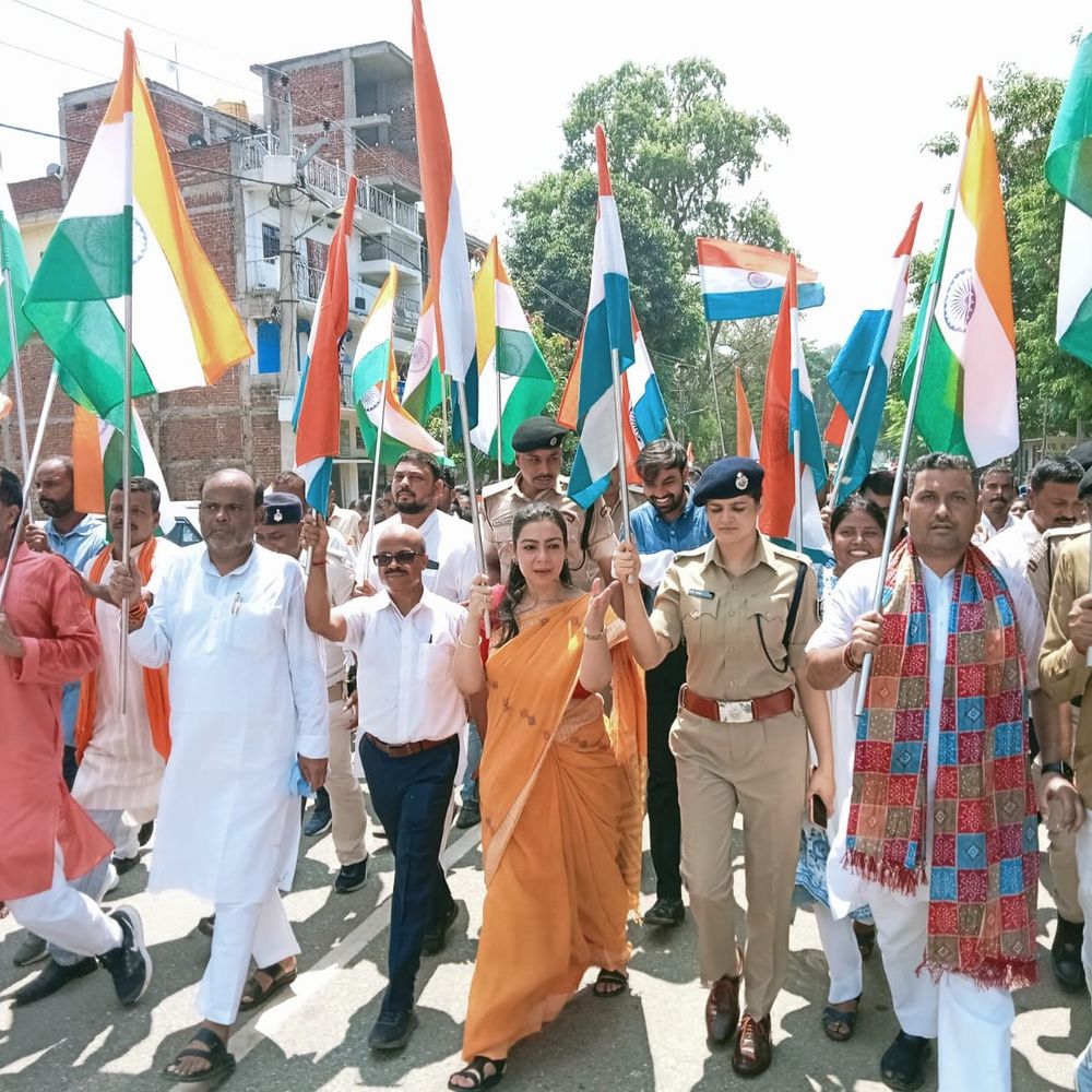 अरवल में ‘हर घर तिरंगा’ अभियान:जिलाधिकारी और एसपी की अगुवाई में निकली तिरंगा यात्रा