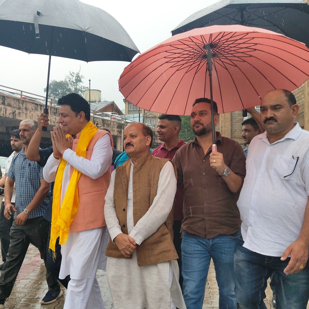 धर्मशाला BJP विधायक सुधीर विजिलेंस थाना पहुंचे:आय से अधिक संपत्ति मामले में 2 घंटे पूछताछ; शर्मा बोले-मकान नापने-दबाव की राजनीति से कुछ नहीं होगा