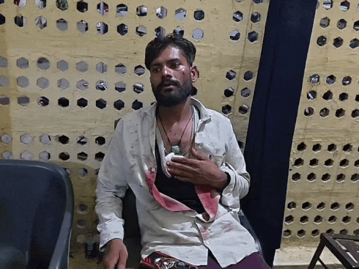 रीवा के पोखरी टोला में चाकूबाजी:लोग आरोपी को पकड़कर थाने ले गए; हमले में एक युवक घायल