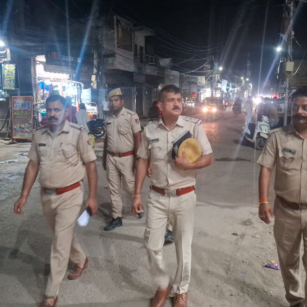 धौलपुर में 7 बदमाश गिरफ्तार:चंबल बजरी, फायरिंग और सार्वजनिक शराबखोरी के मामलों में कार्रवाई