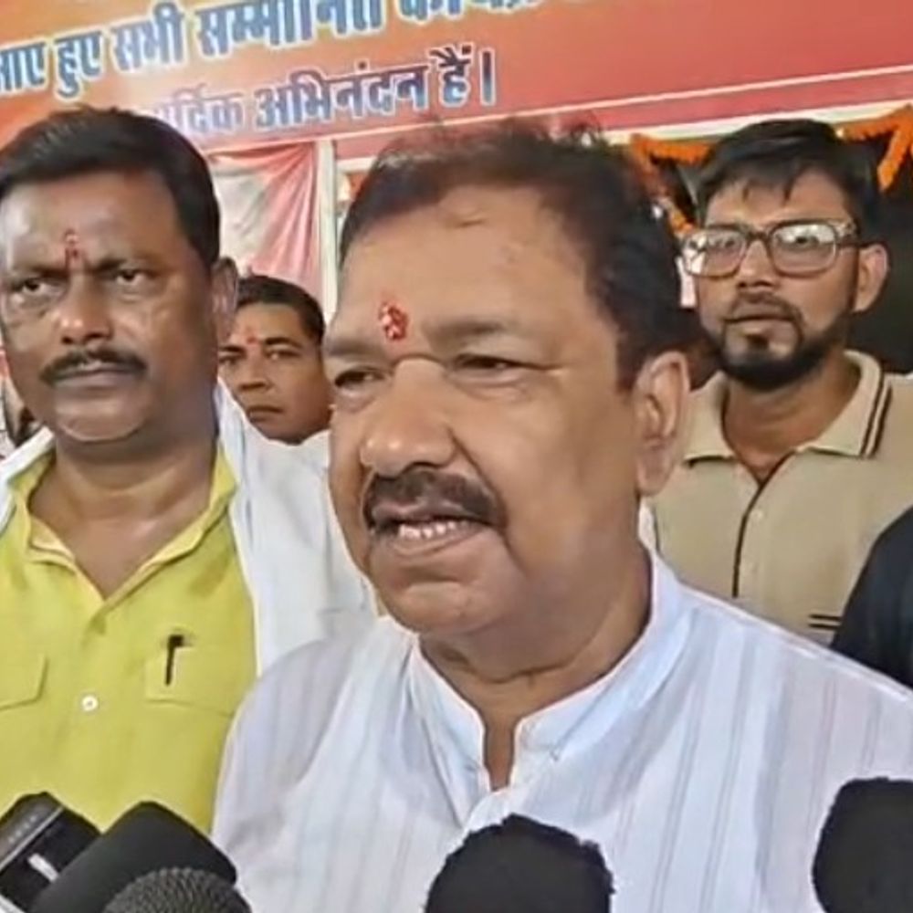 भाजपा ने शुरू किया ‘समरसता संकल्प अभियान’:रविदास जयंती वर्ष पर गांव-गांव पहुंचेगी जन्मस्थली की पवित्र मिट्टी, मंत्री ने बांटे कलश