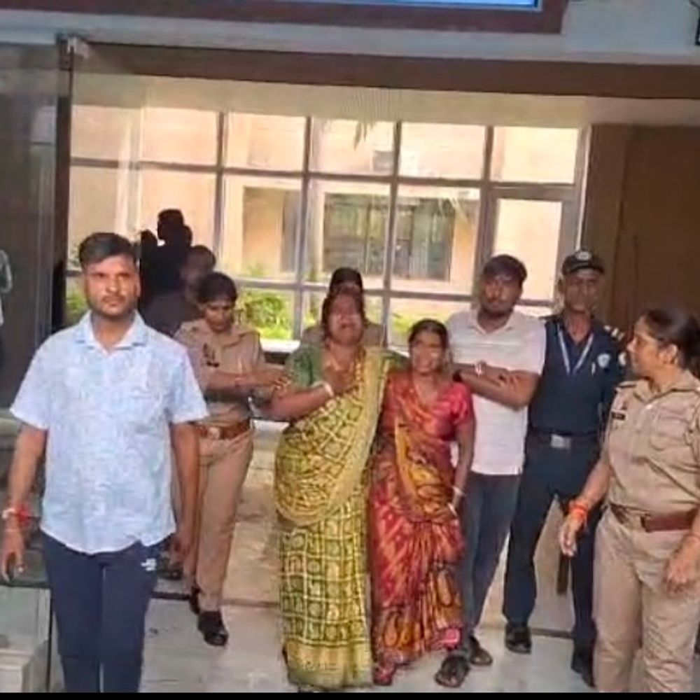 अमेठी में नर्सिंग छात्रा की हॉस्टल में संदिग्ध मौत:कॉलेज ने बताया- फांसी लगाकर आत्महत्या की; परिजनों ने प्रिंसिपल-वार्डन पर लगाया हत्या का आरोप, FIR दर्ज