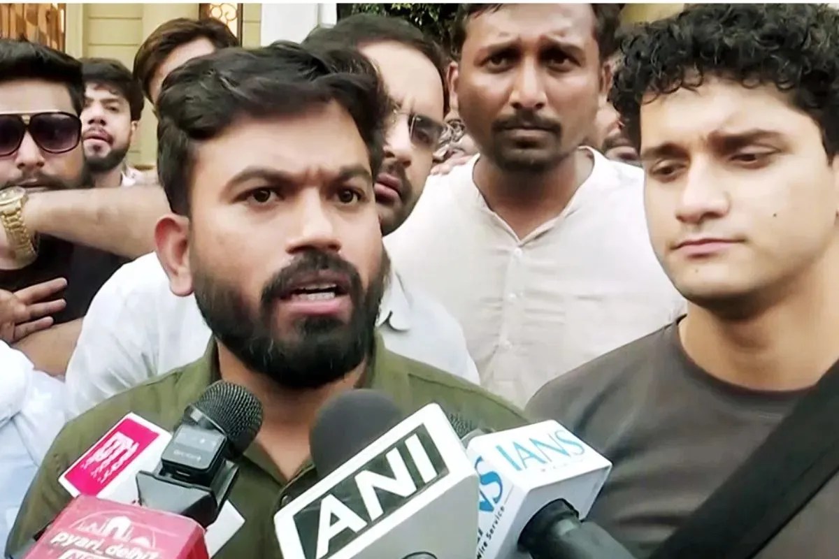 ‘शराबी प्रिंसिपल हटाओ, वरना आंदोलन शुरू कर दूंगा’, हिंगोली में अभिजीत दीपके ने शिक्षा अधिकारी को फोन पर दी चेतावनी